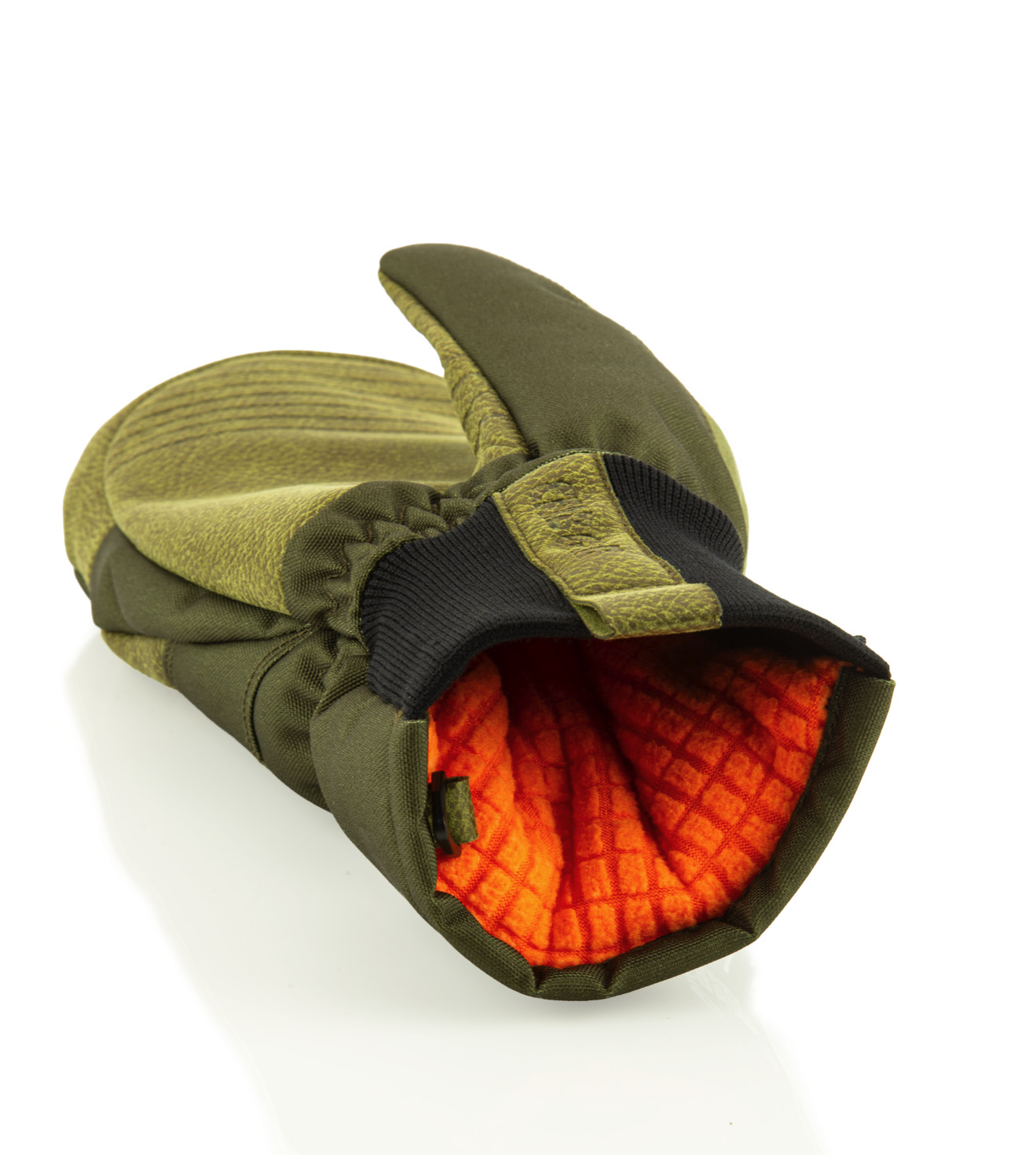 Jak wybrać idealne rękawice snowboardowe dzięki Skali Ciepła?